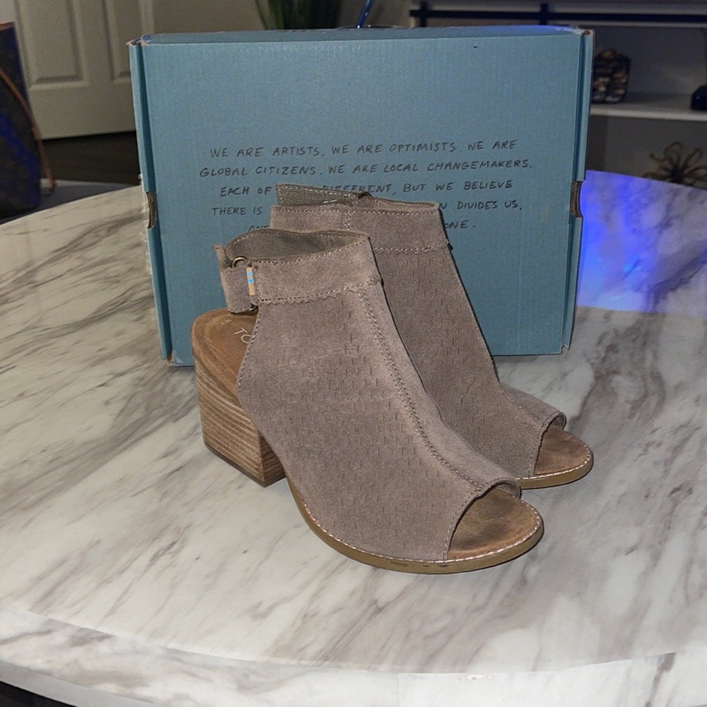 Tom’s Grenada Heels